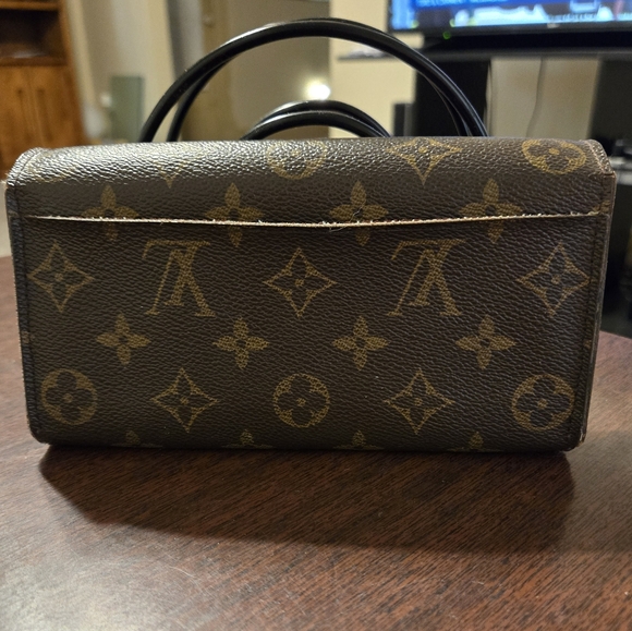 Authentic Louis Vuitton luxurious long monogram wallet in great condition - Picture 14 of 16